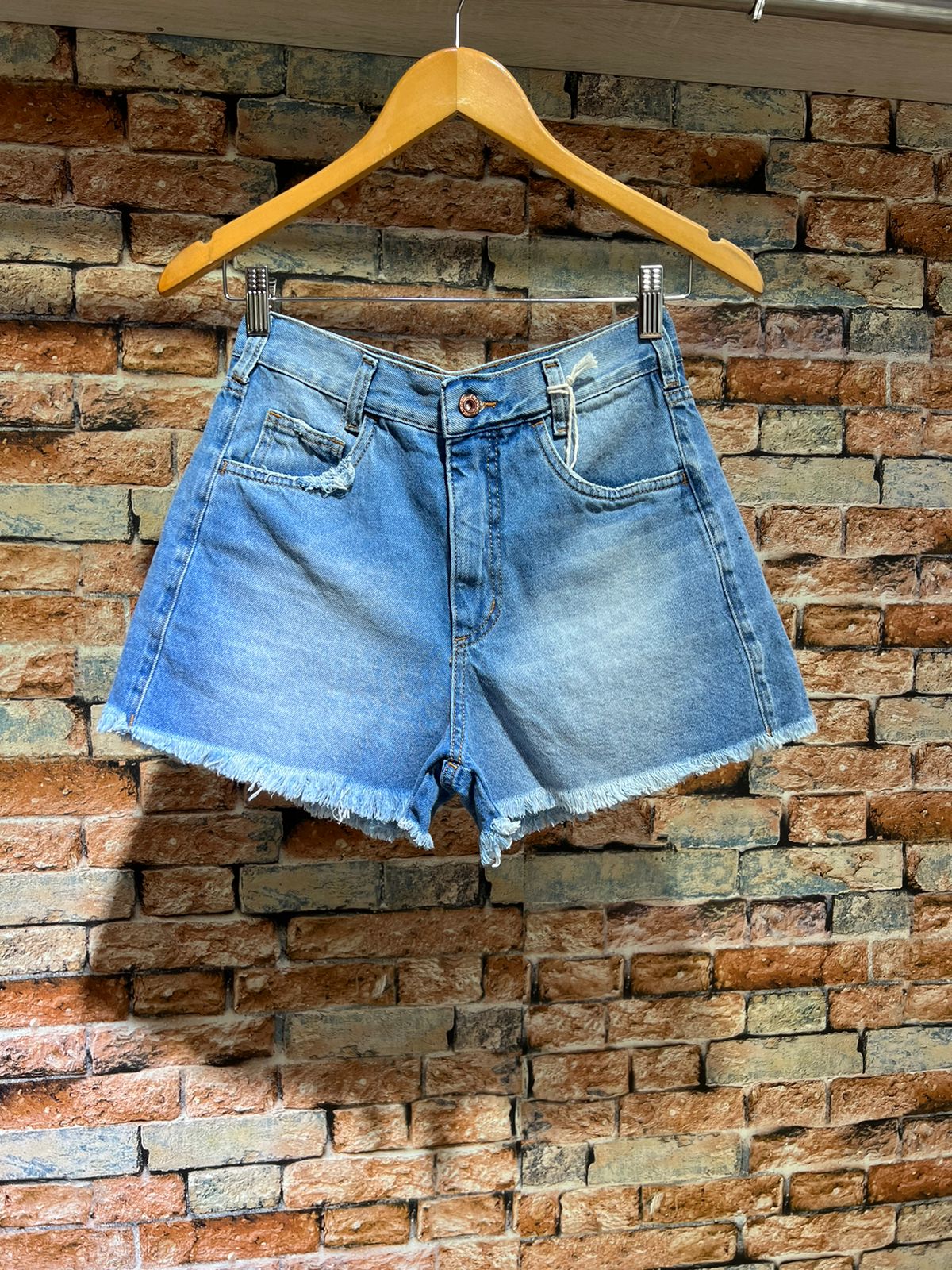 Shorts Mom Barra Desfiada Jeans Feminino - 005.11.0121